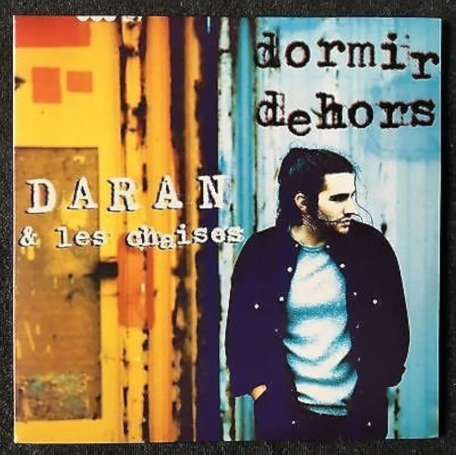 Dormir dehors – Daran et les chaises